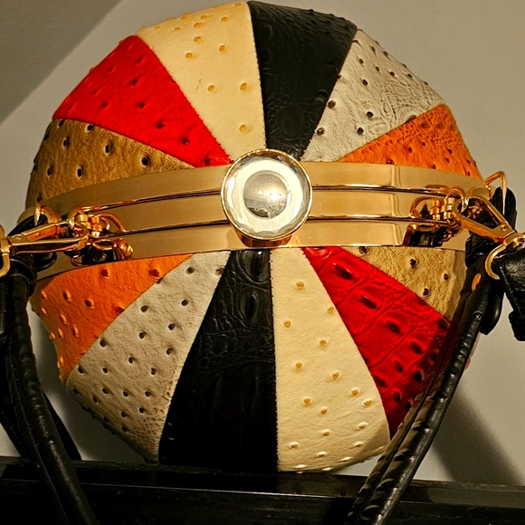 Multi-Color Leather Purse, Basketball 🏀 Shap, w/Handed & Shoulder Strap - Picture 8 of 11